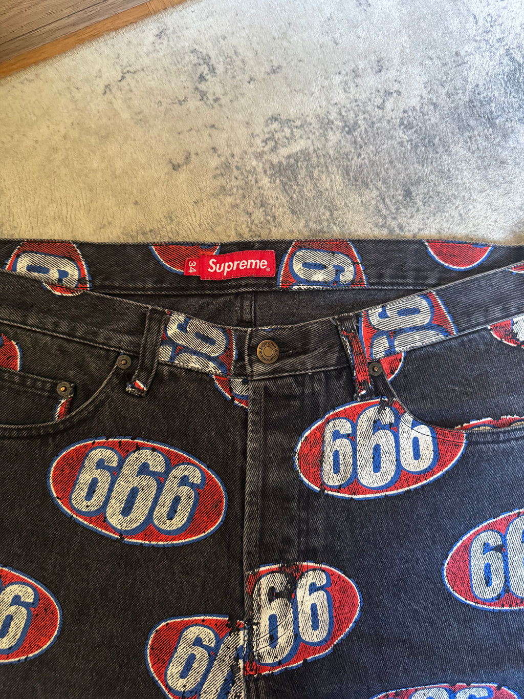 SUPREME SHORT 666