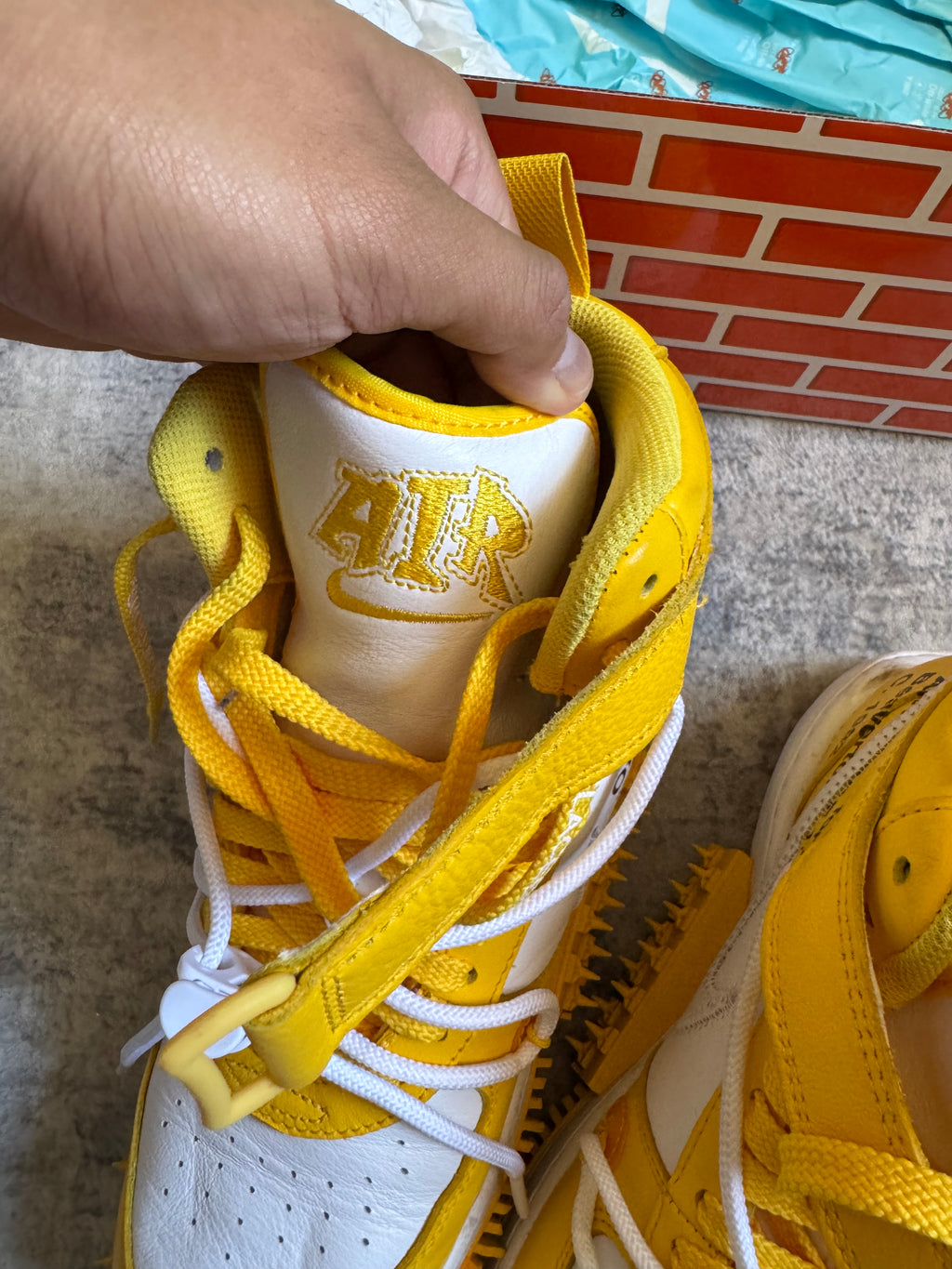 NIKE OFF WHITE AIR FORCE 1 MID