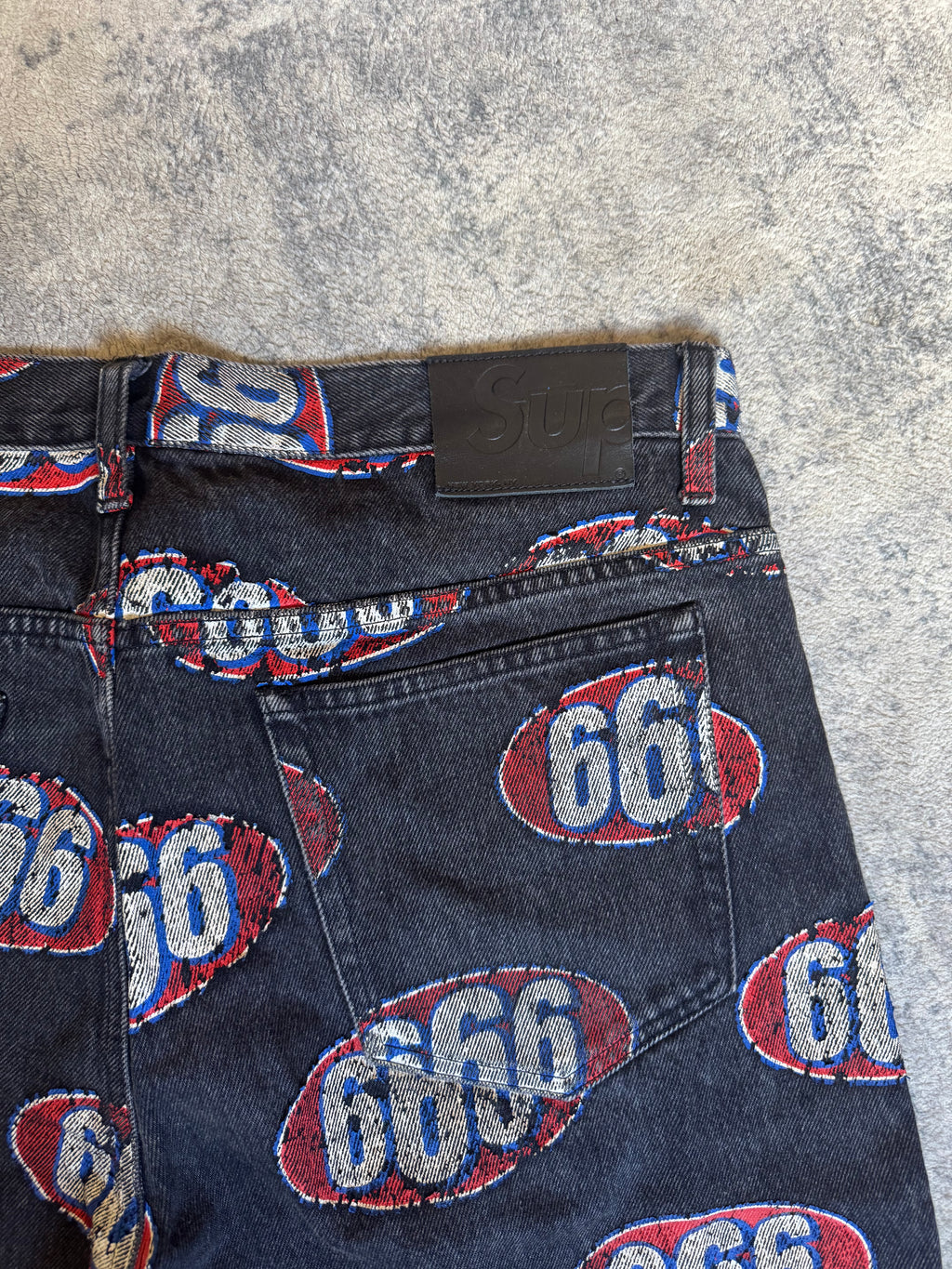 SUPREME SHORT 666