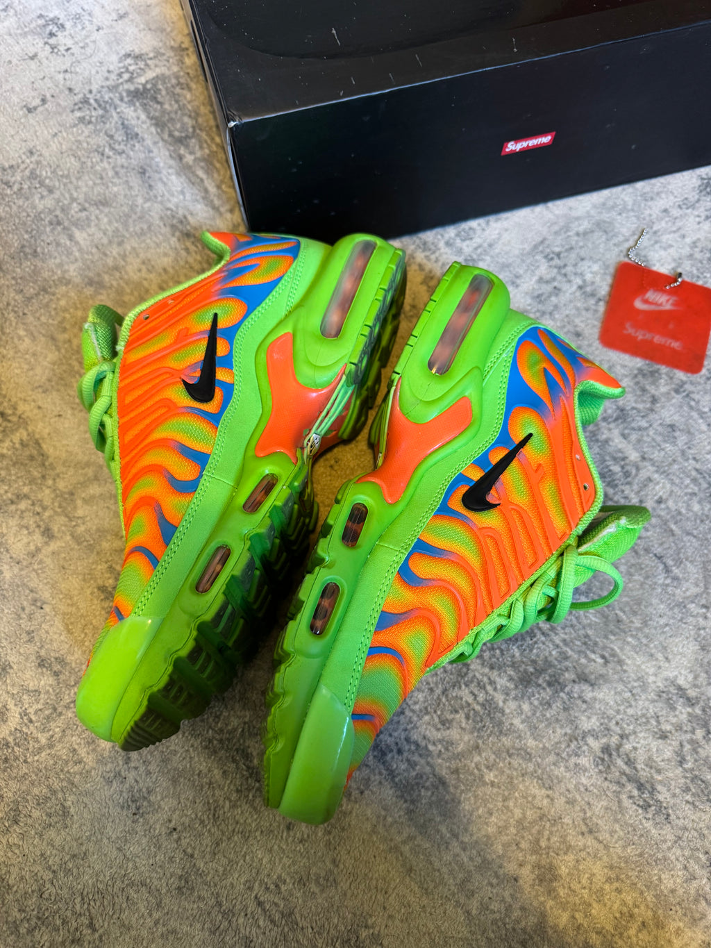 NIKE SUPREME TUNED