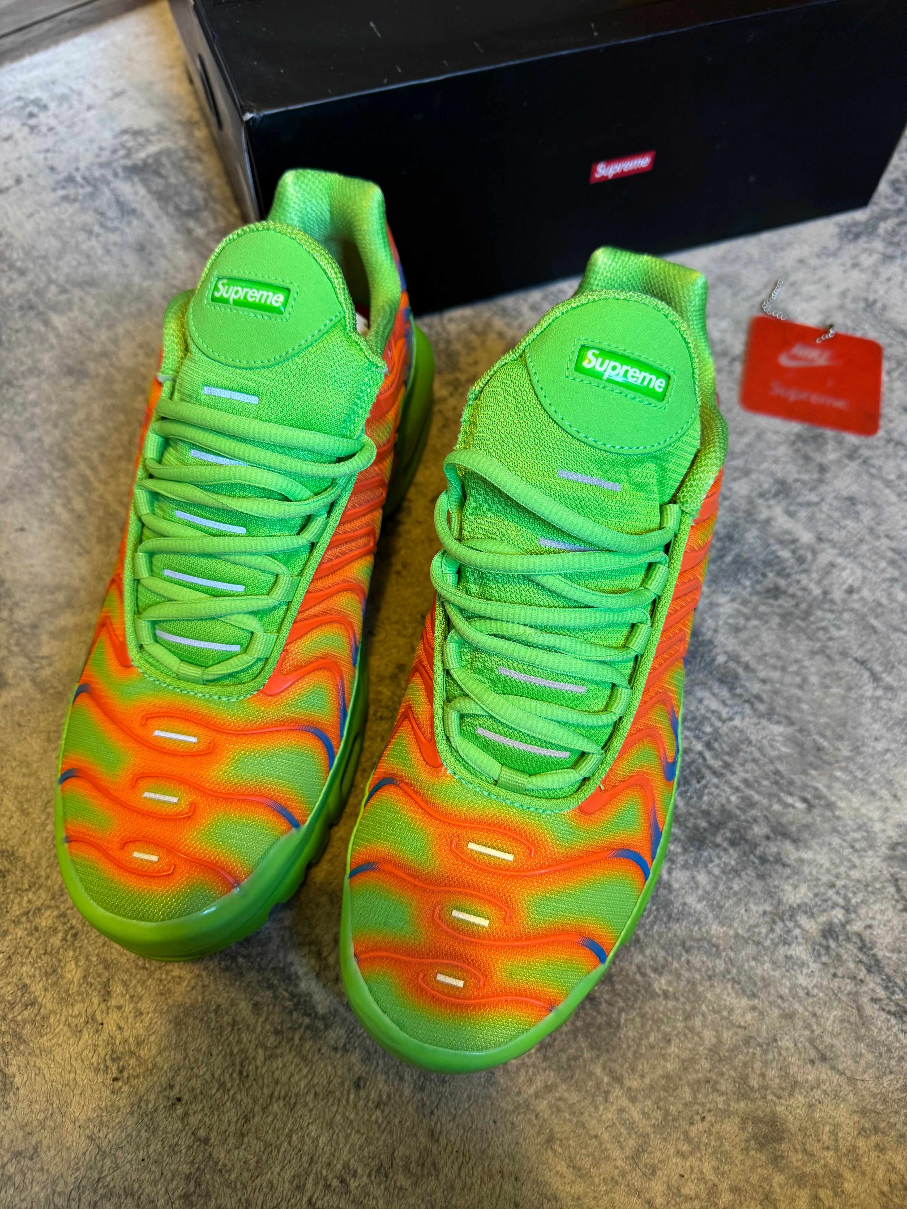 NIKE SUPREME TUNED