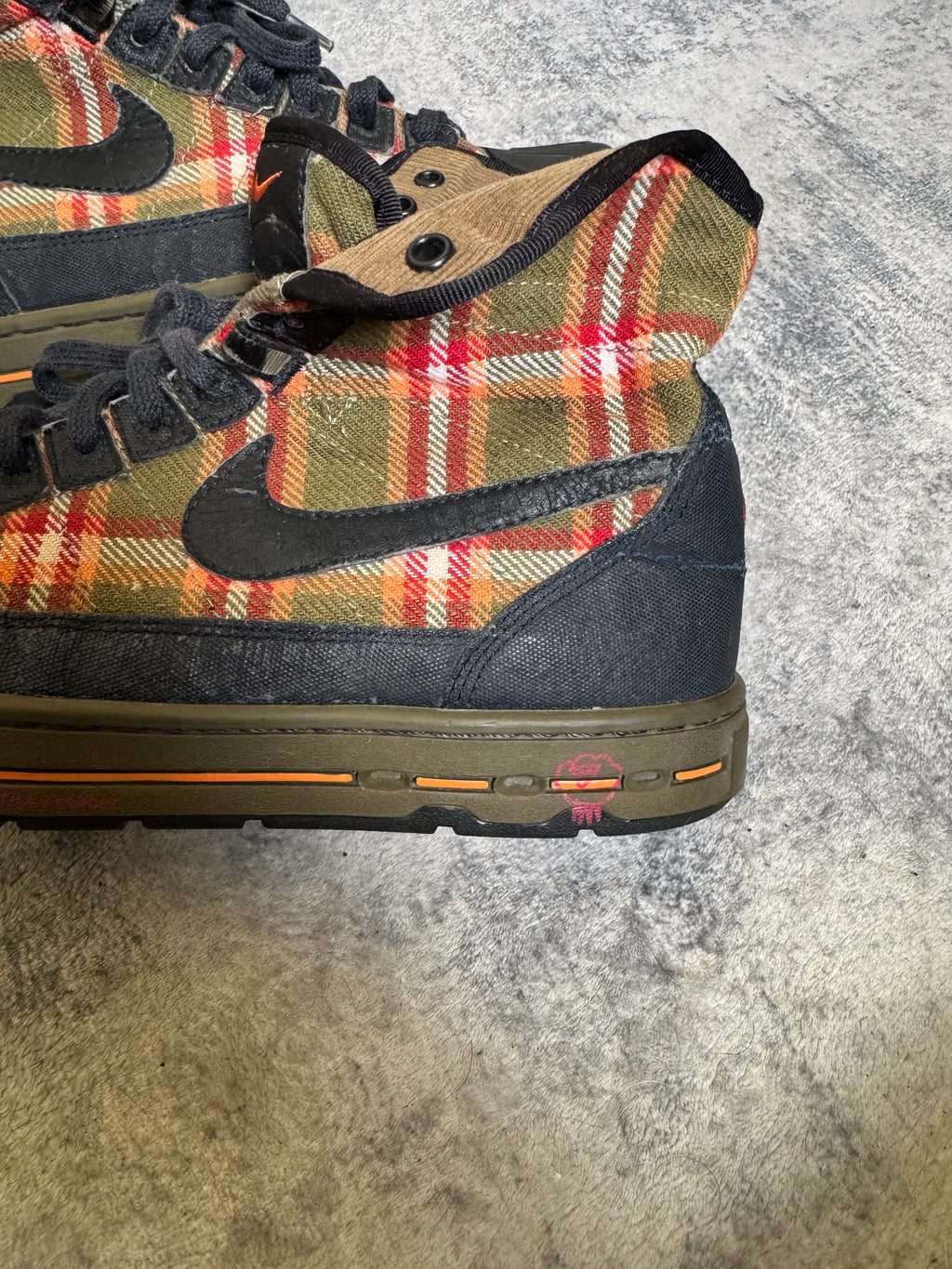 NIKE ACG BOOTS