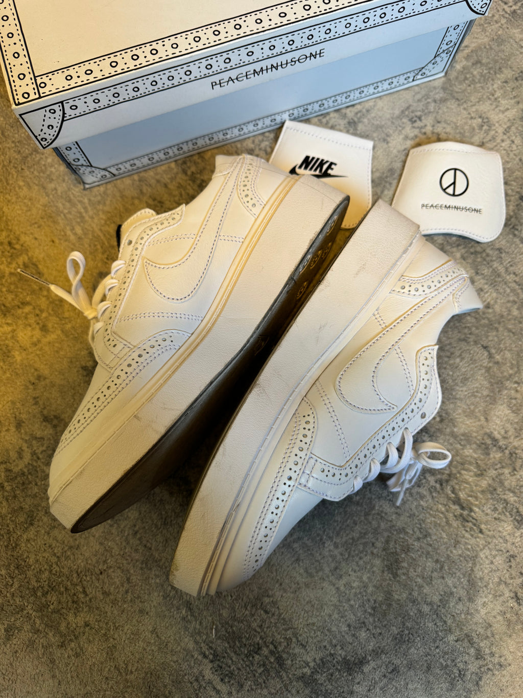 NIKE PEACEMINUSONE