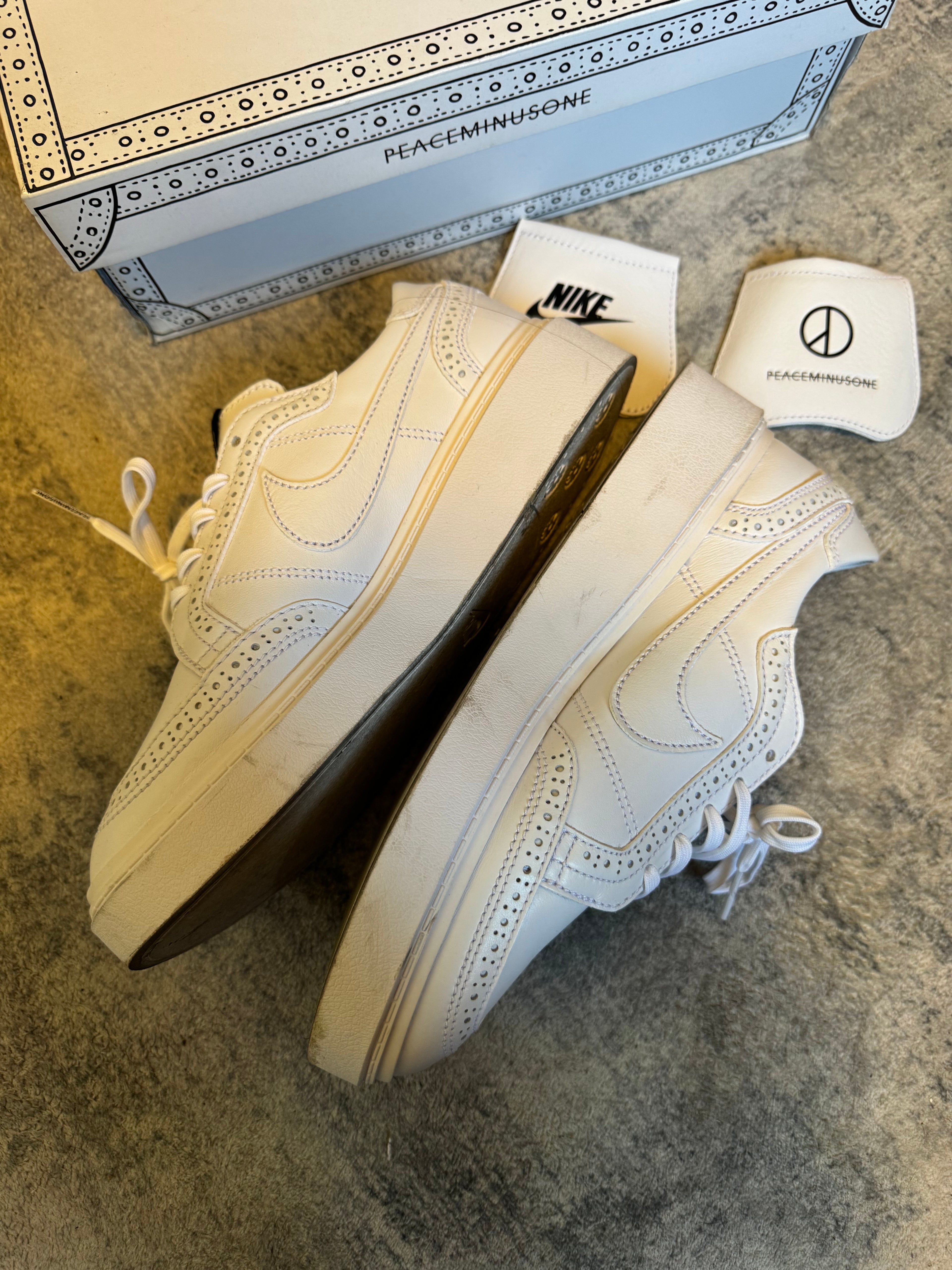 NIKE PEACEMINUSONE