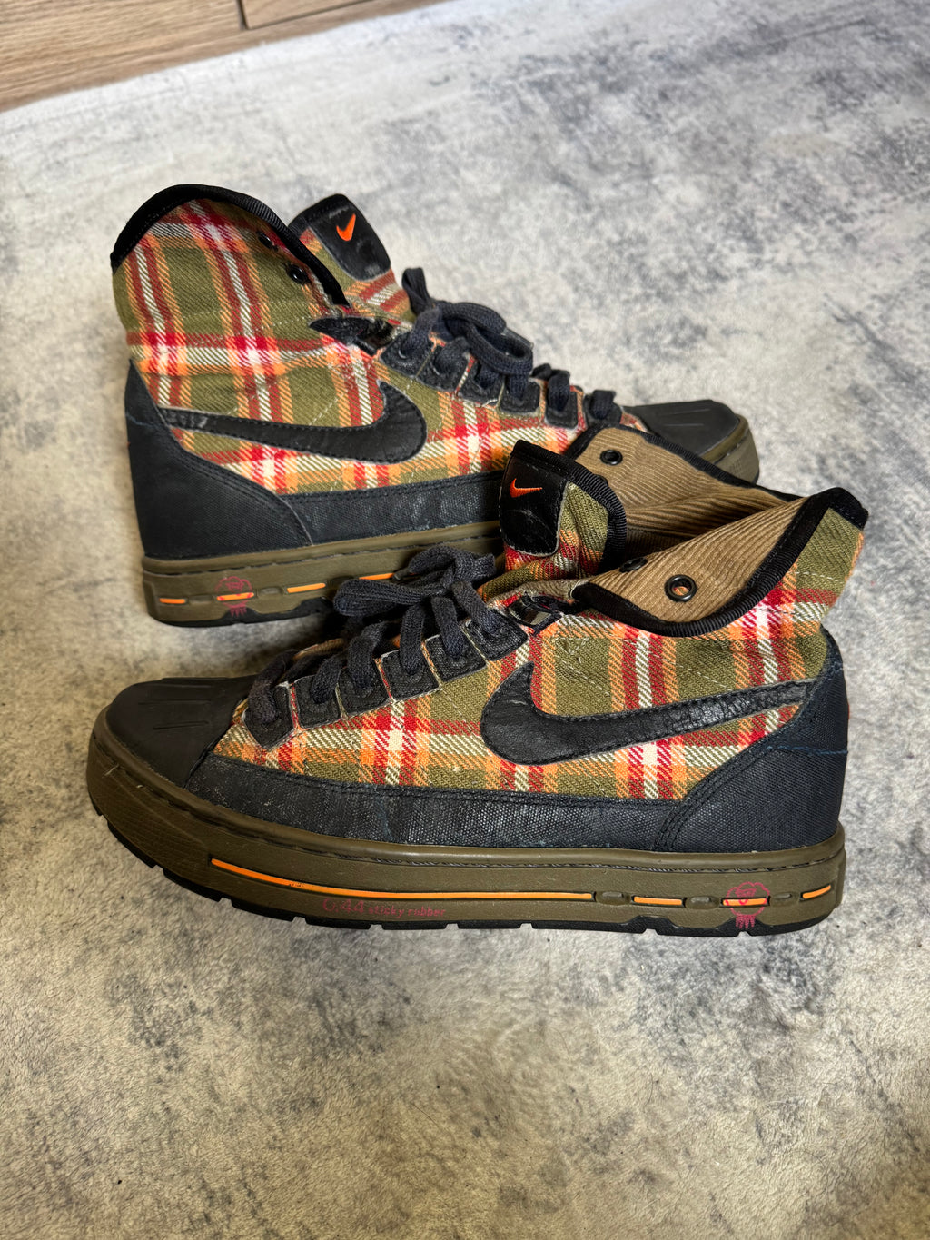 NIKE ACG BOOTS