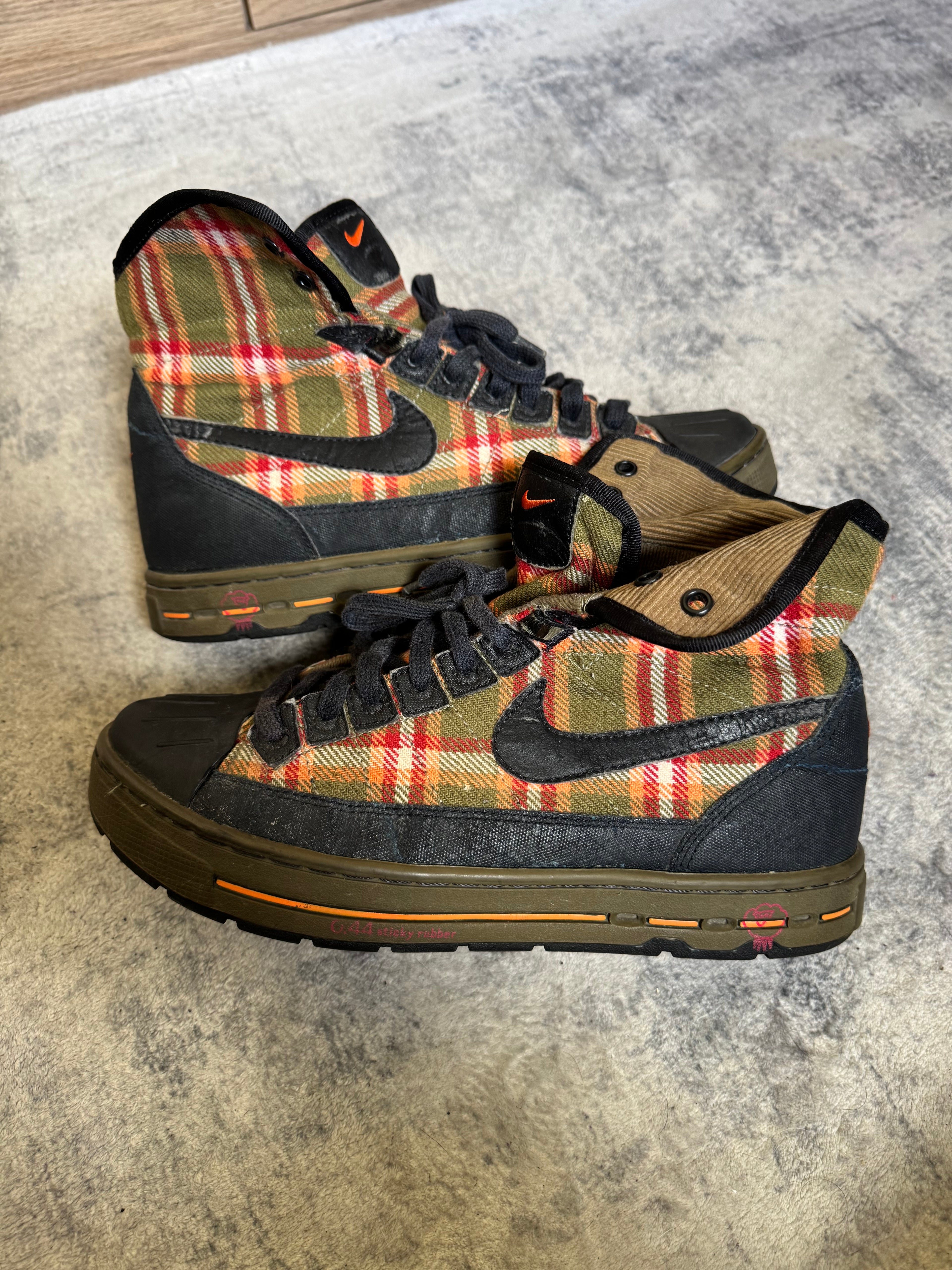 NIKE ACG BOOTS