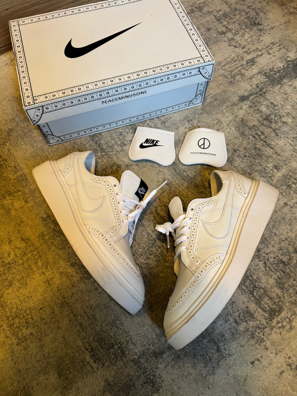 NIKE PEACEMINUSONE