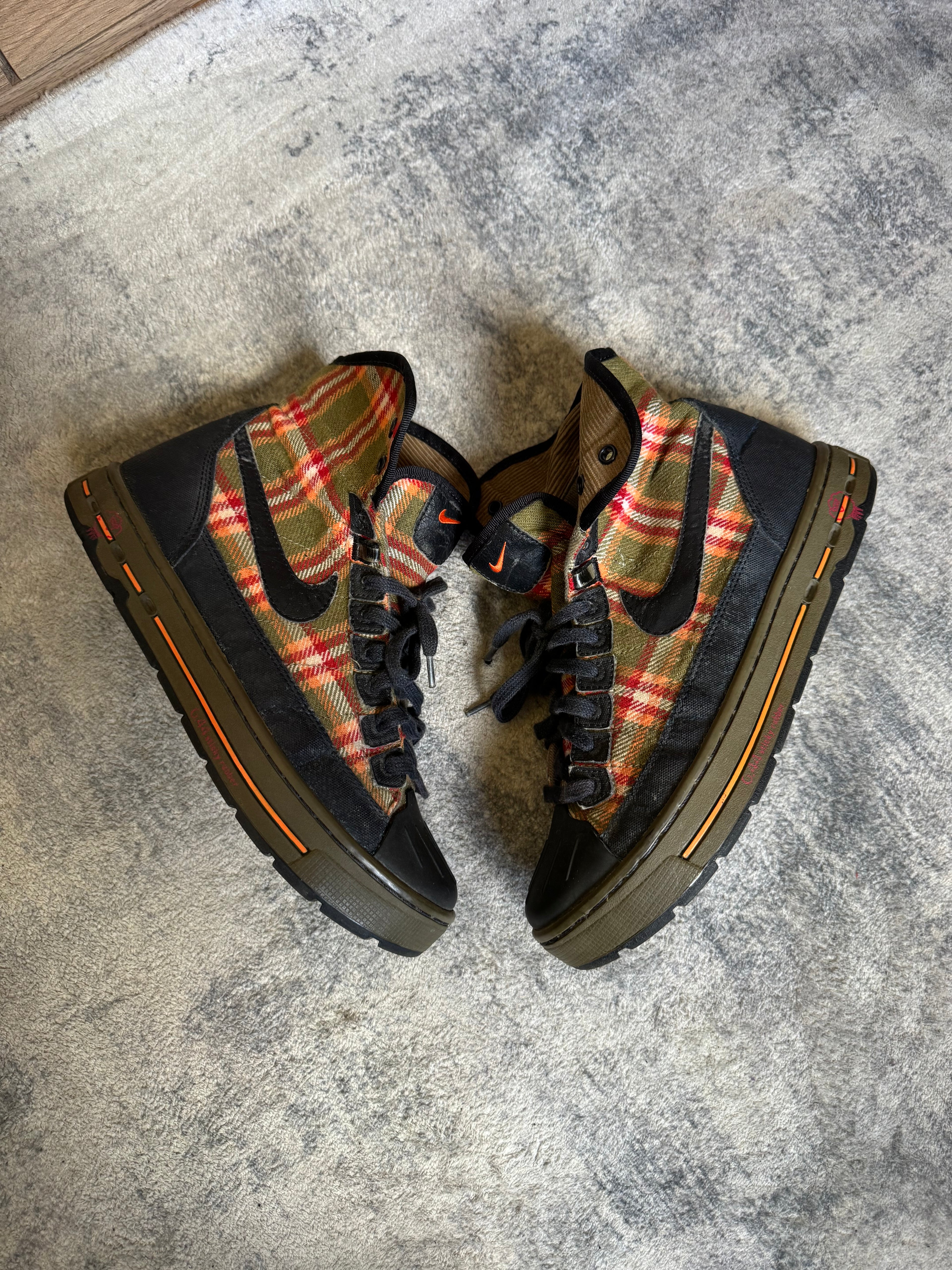 NIKE ACG BOOTS