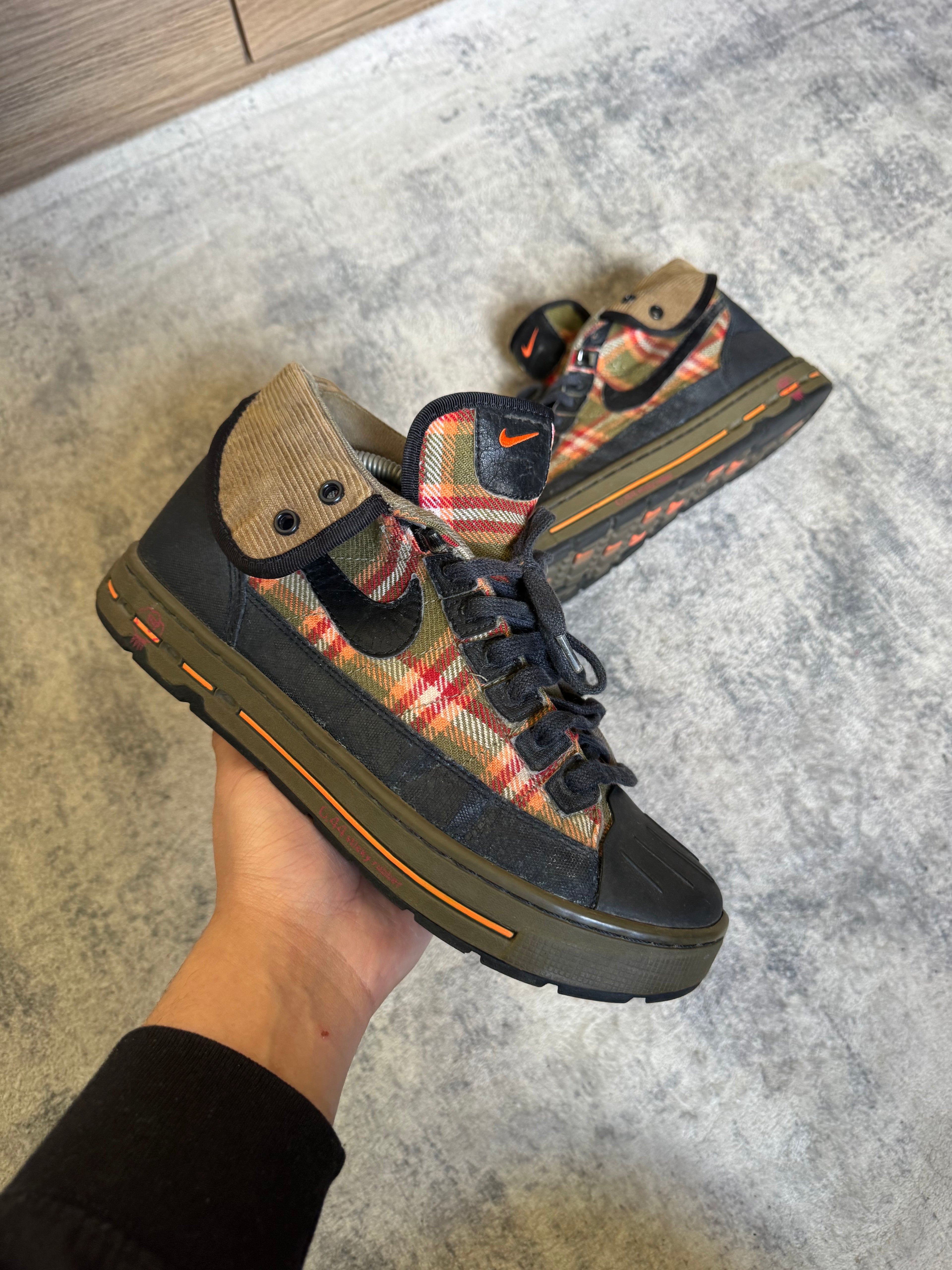 NIKE ACG BOOTS